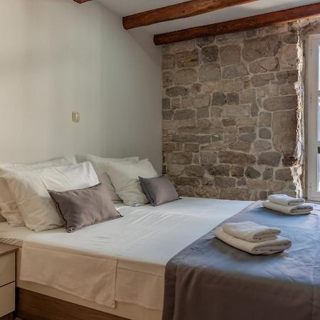 سبليت Camenno Apartments-The Heart Of Diocletian'S Palace-Open All Winter! المظهر الخارجي الصورة