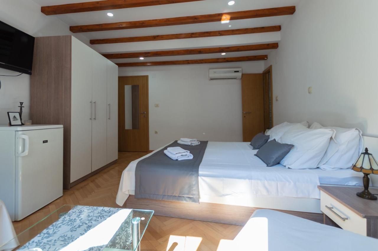سبليت Camenno Apartments-The Heart Of Diocletian'S Palace-Open All Winter! المظهر الخارجي الصورة