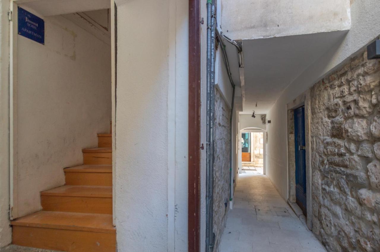سبليت Camenno Apartments-The Heart Of Diocletian'S Palace-Open All Winter! المظهر الخارجي الصورة