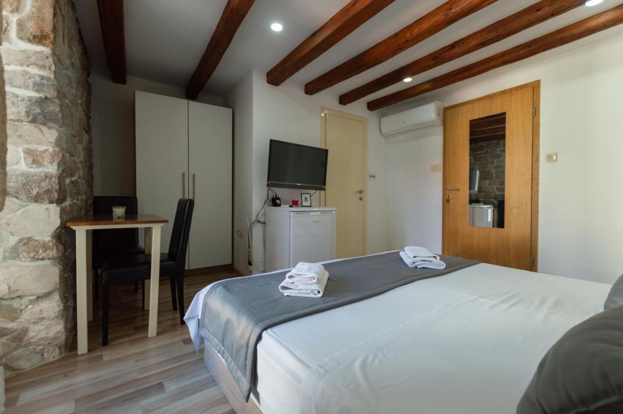 سبليت Camenno Apartments-The Heart Of Diocletian'S Palace-Open All Winter! المظهر الخارجي الصورة