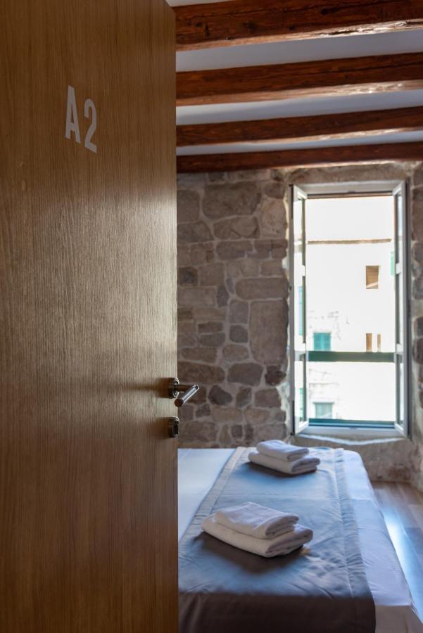 سبليت Camenno Apartments-The Heart Of Diocletian'S Palace-Open All Winter! المظهر الخارجي الصورة