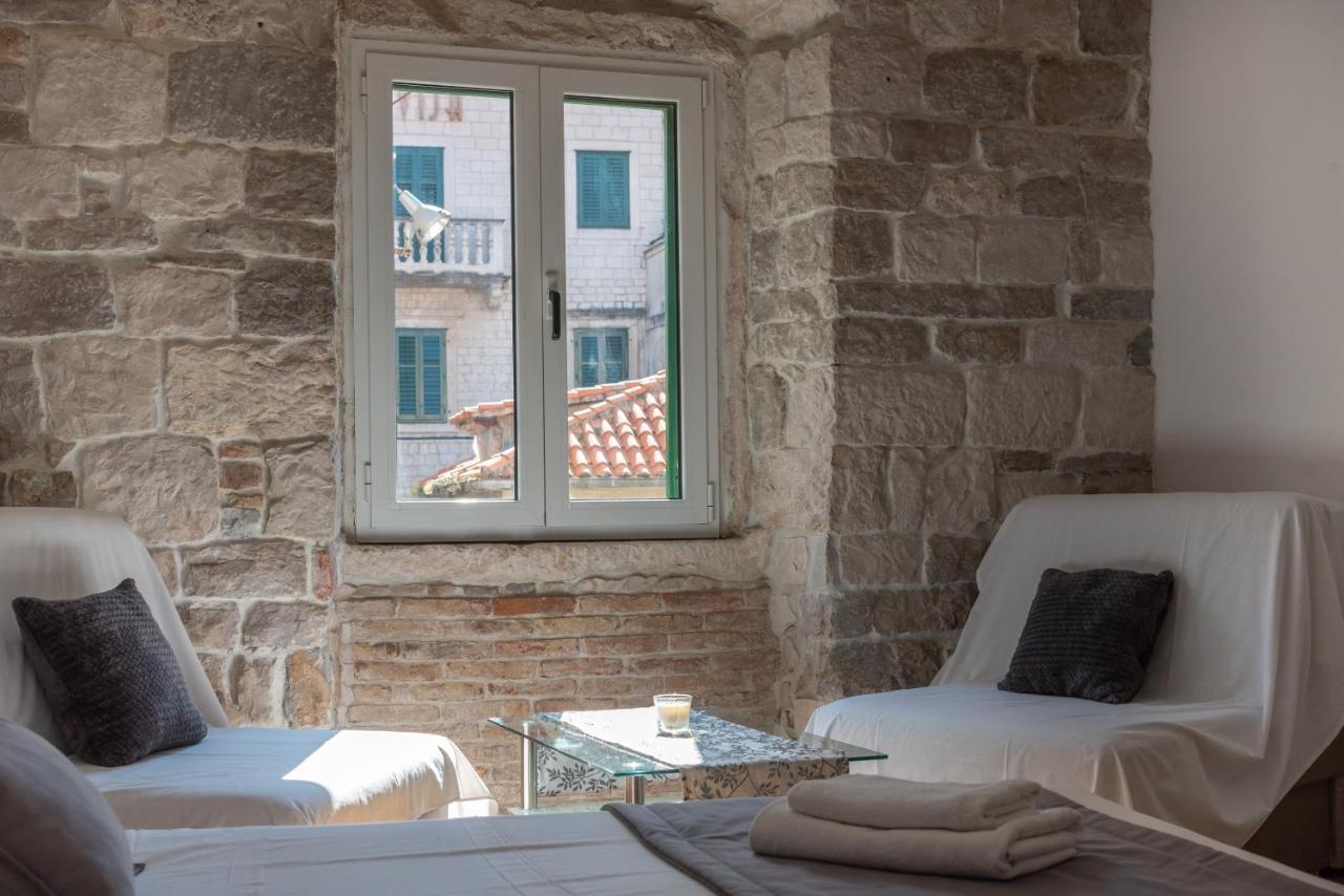 سبليت Camenno Apartments-The Heart Of Diocletian'S Palace-Open All Winter! المظهر الخارجي الصورة