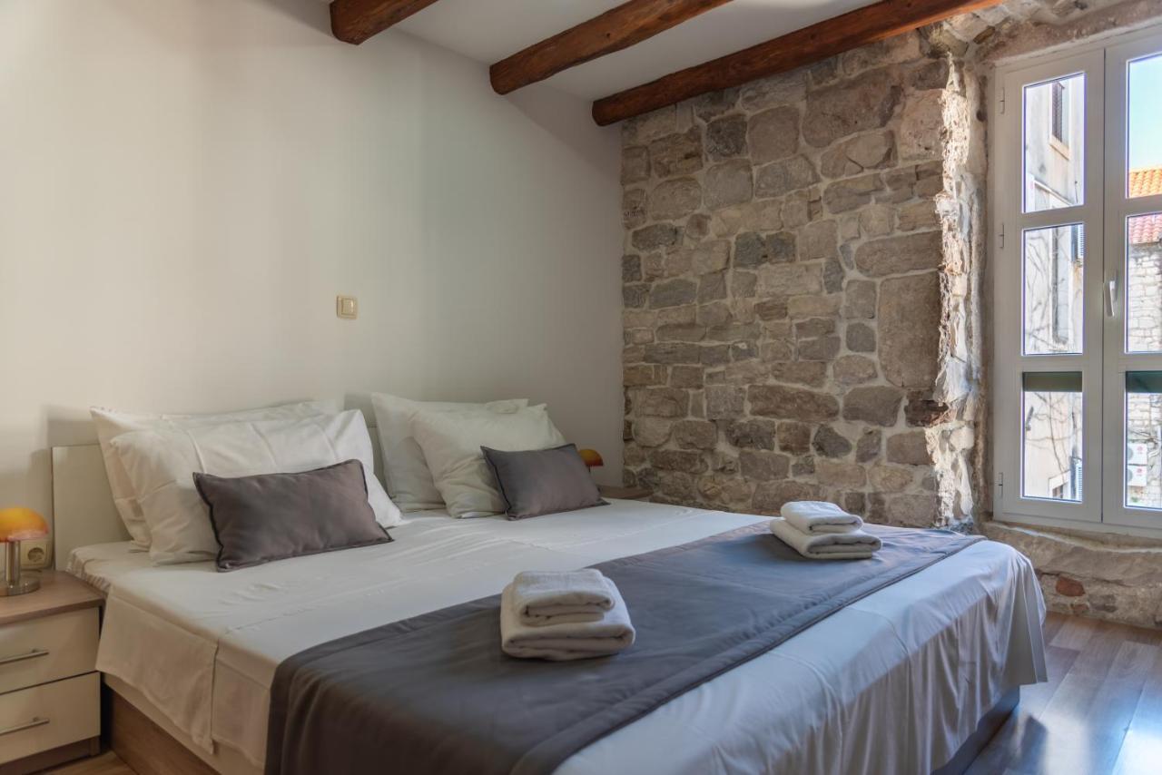 سبليت Camenno Apartments-The Heart Of Diocletian'S Palace-Open All Winter! المظهر الخارجي الصورة
